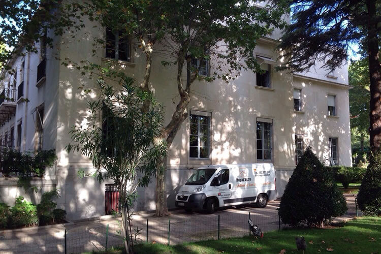 embajada francia madrid contrata a Hogar Seco